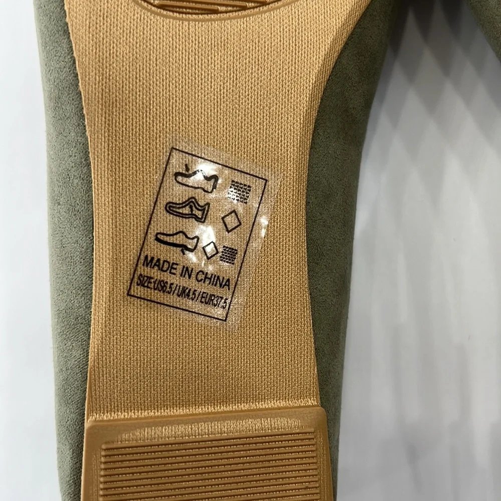 Qupid Miss Green Slip-On Flats, Size 6.5